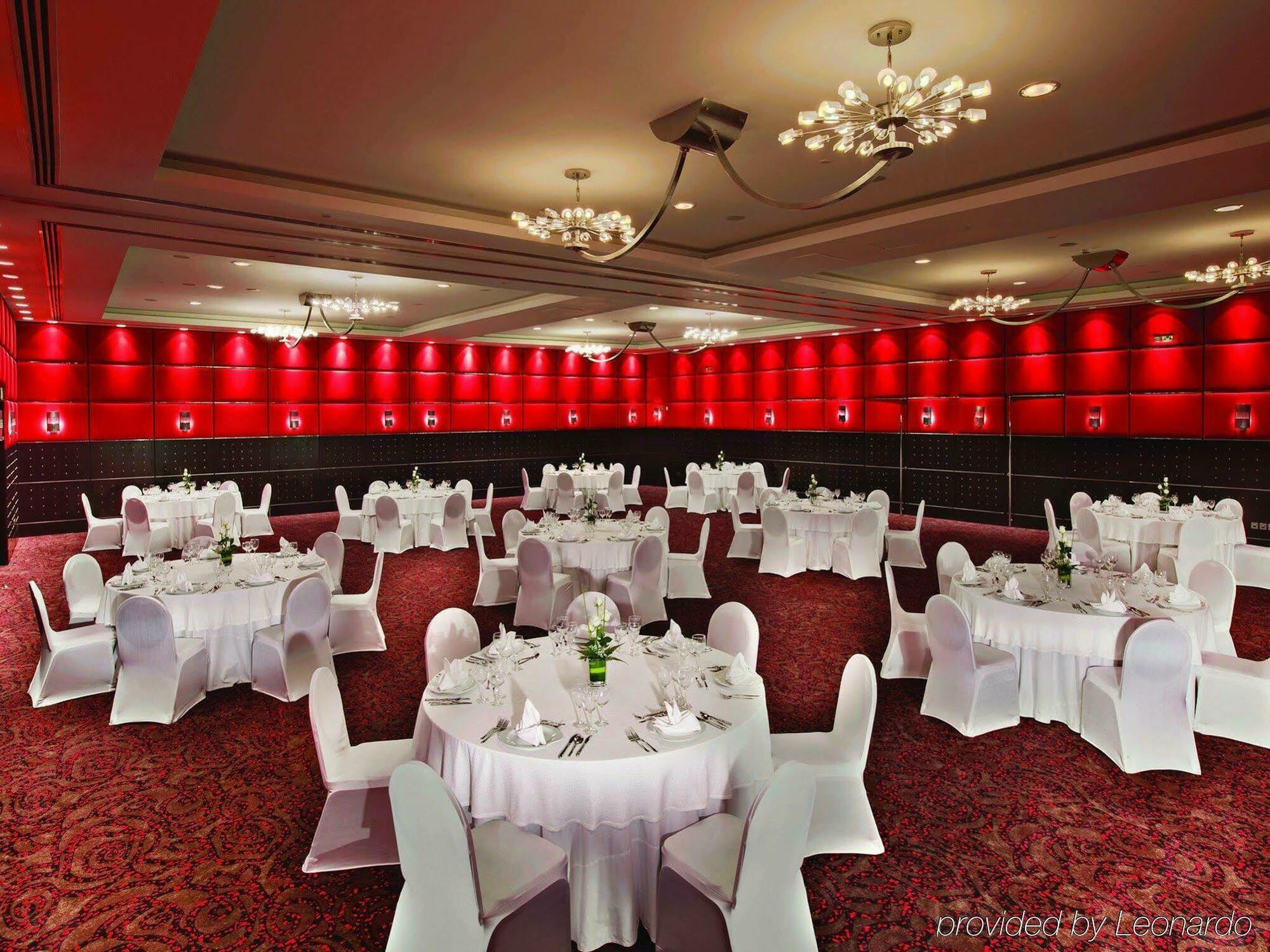Ramada Plaza By Wyndham Deira Отель